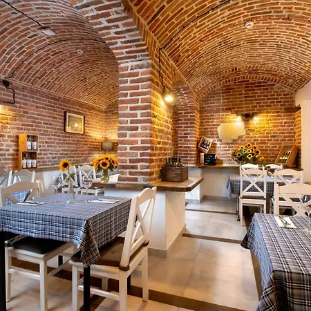 Plaza Boutique Hotel 4*