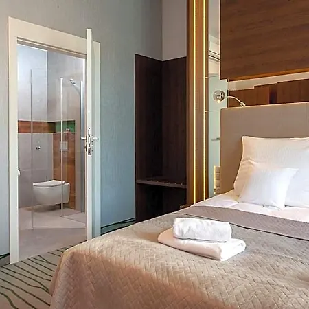 Otel Plaza Self Check-in Krakow