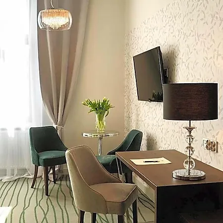 Plaza Self Check-in Otel