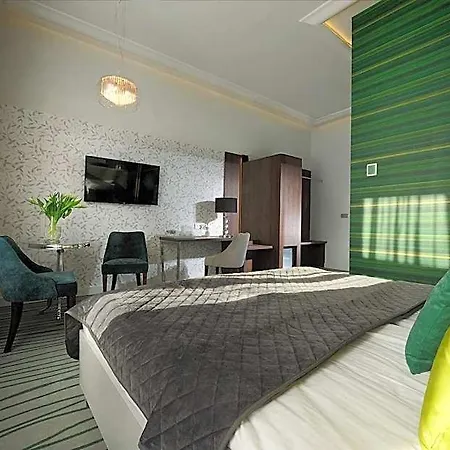 Plaza Self Check-in Otel 4*