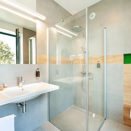 Plaza Boutique Hotel 4*